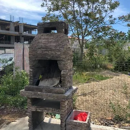 Garsoniera Adi